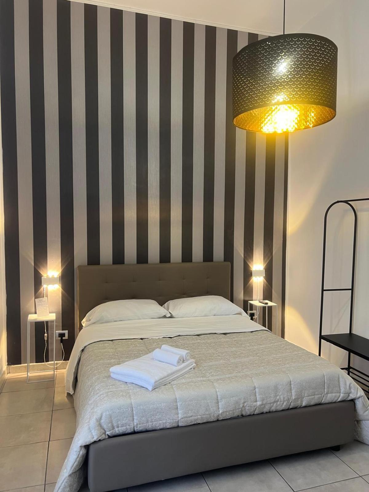 Suite Conte Poderico Naples Exterior photo